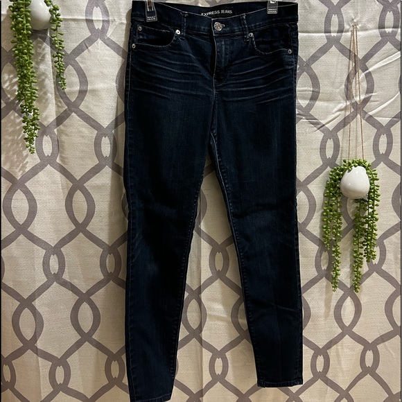 π€π EXPRESS JEANS